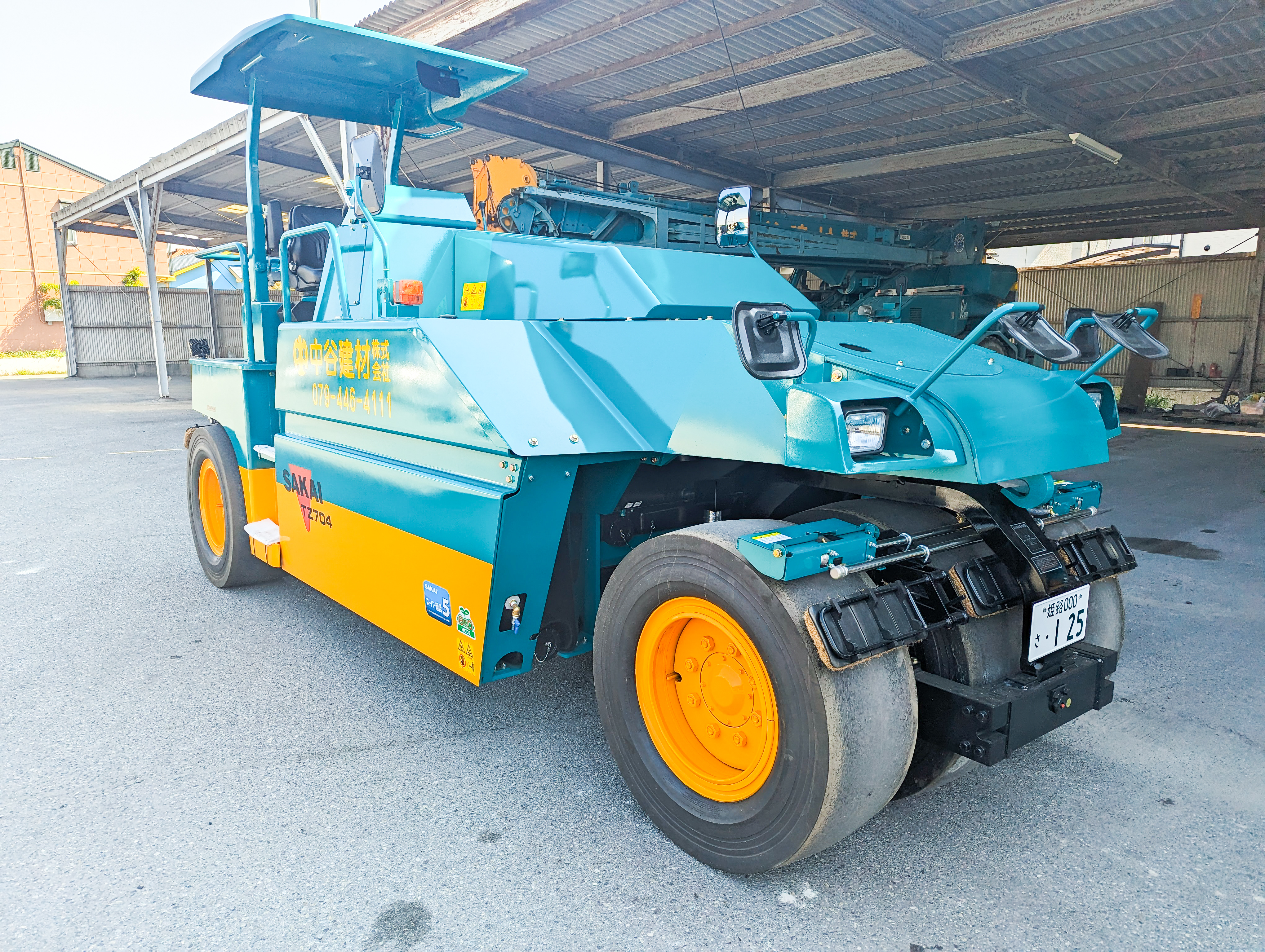 専用重機、車輌などを多数保有